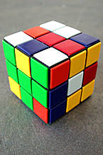Ejemplo de diseño modular artificial. "cubo de Rúbic"