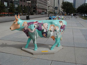 Escultura al aire libre. Obra de Autor: Othello anderson. Exposición: Cows on Parade, Chicago City, 1999.