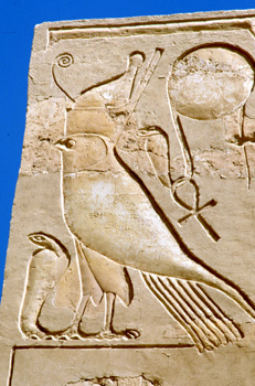 Relieve Egipcio. La línea informaba ya en el antiguo Egipto.