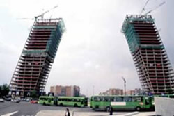 Fotografía de las torres inclinadas de Madrid
