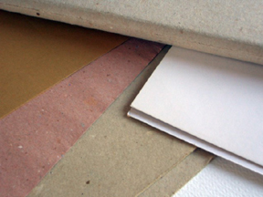 Distintos gruesos y texturas en Papel y cartón.