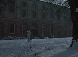 Segunda escena de la película Amadeus: Sanatorio Psiquiátrico