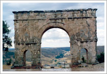 Arco romano de Medinaceli (Soria) (Finales del siglo I d. C.), Arturo Franco (col. particular, 2005)