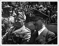 Adolf Hitler y Benito Mussolini en Munich (06/1940). National Archives an Records Administration of the United States