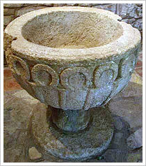Pila bautismal de una iglesia rural de la provincia de Soria (Edad Media), María J. Fuente (col. particular, 2007)