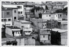 Chabolas de la Favela Horizonte Azul en Sao Paulo (1990), Luana Fischer Ferreira. Banco de Imágenes del ISFTIC