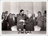 Nikita Jrushchov y Fidel Castro (1960). National Archives an Records Administration of the United States
