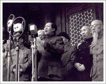Mao Tse-tung  proclamando la fundación de la República Popular China (01/10/1949)