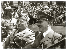 Adolf Hitler y Benito Mussolini en Munich (06/1940). National Archives an Records Administration of the United States