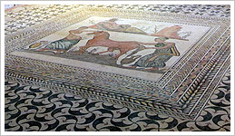 Mosaico en la villa romana de Almenara de Puras (Valladolid)