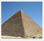 Pirámide de Kefrén en el Valle de los Reyes (Egipto). María J. Fuente (col. particular 2006).