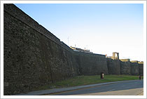 Murallas romanas de Lugo. María J. Fuente (col. particular, 2002)