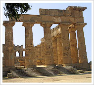 Templo de Selinunte (ciudad griega del Sur de Sicilia). María J. Fuente (col. particular, 2004)