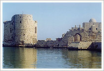 Sidón fue otra de las importantes ciudades comerciales de la costa fenicia. Esta torre defensiva fue construida mucho después del esplendor comercial de los fenicios. Banco de imágenes del ISFTIC
