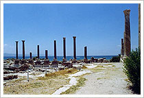 En la costa del Mediterráneo, Tiro fue una importante ciudad comercial fenicia, luego conquistada por los romanos. Banco de imágenes del ISFTIC