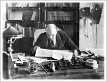 Lenin en su oficina del Kremlin (1918)