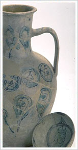 Jarrón de cerámica árabe decorado con la estrella de David símbolo de los judíos (etapa omeya). Museo Arqueológico Nacional de Madrid