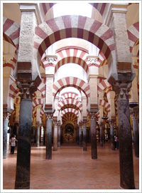 Interior de La Mezquita de Córdoba. Banco de imágenes del ISFTIC