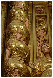 Columnas salomónicas en la basílica de San Lorenzo de Huesca (siglos XVII-XVIII). Banco de imágenes del ISFTIC